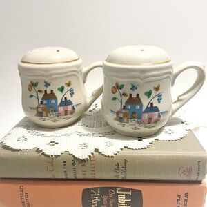 VINTAGE 1980s International Heartland Stoneware Salt and Pepper Shakers